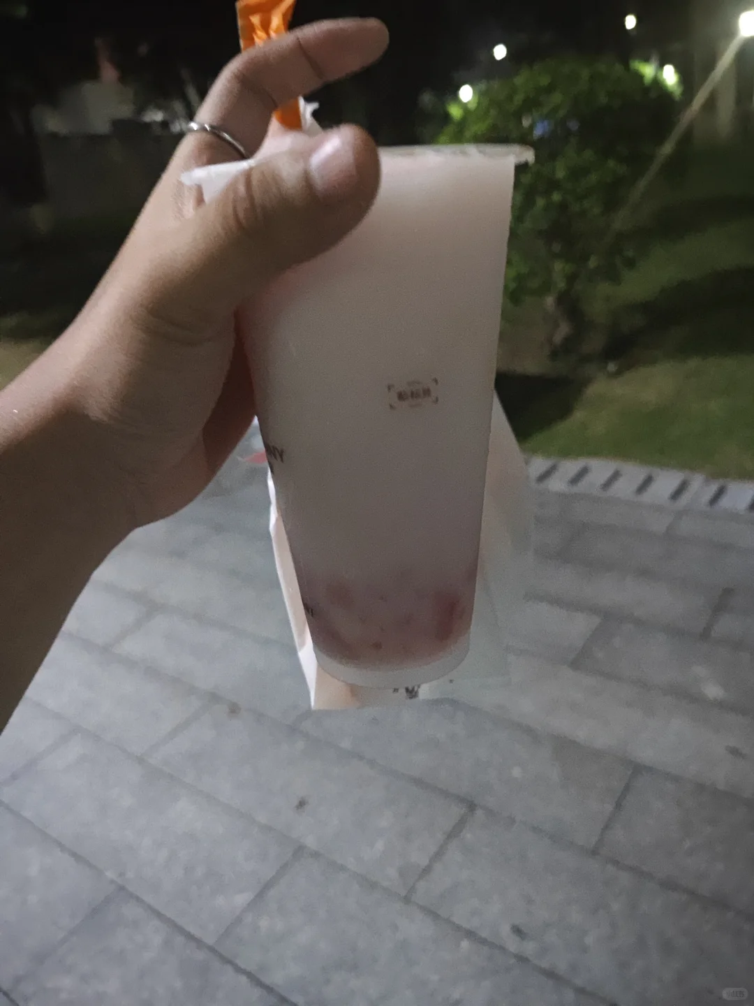 上海少妇竟私自把订单大桶换中杯？