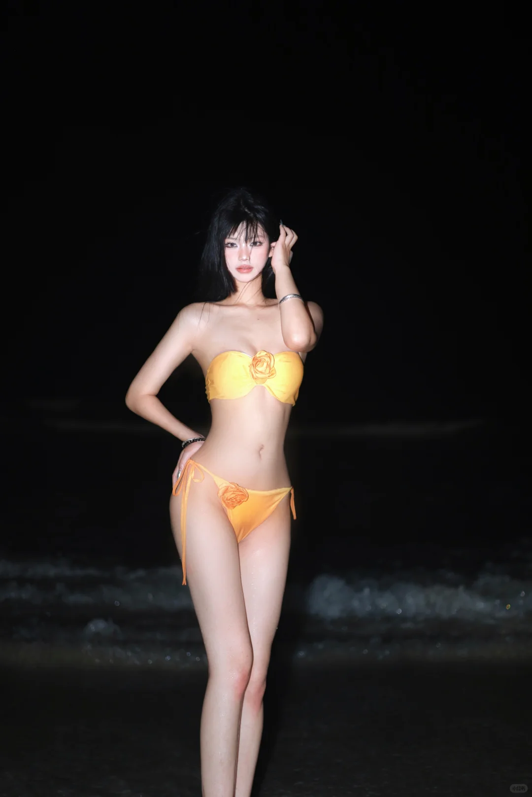 夜晚海边的比基尼也很出片