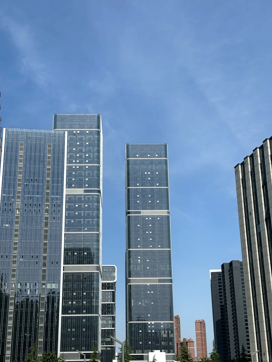 这写字楼在浐灞算是天花板了吧