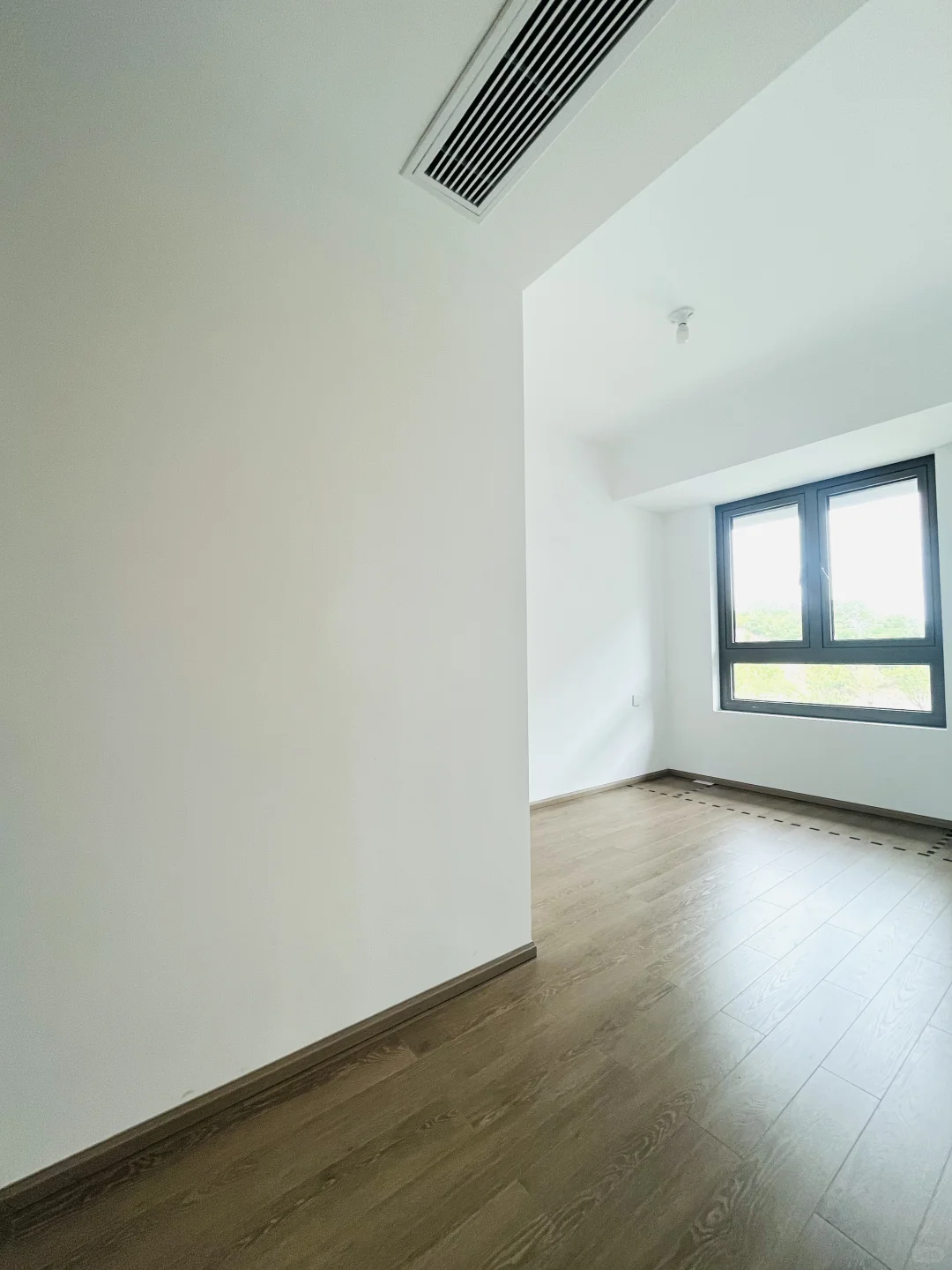 一天都没有住过人｜一口价76万 精装三房急售