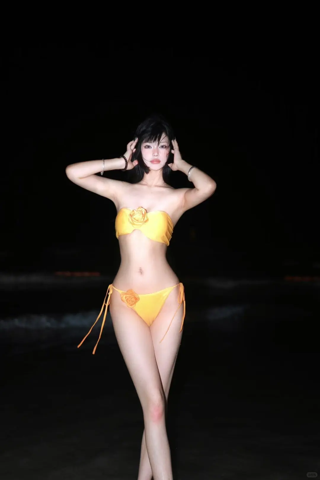 夜晚海边的比基尼也很出片