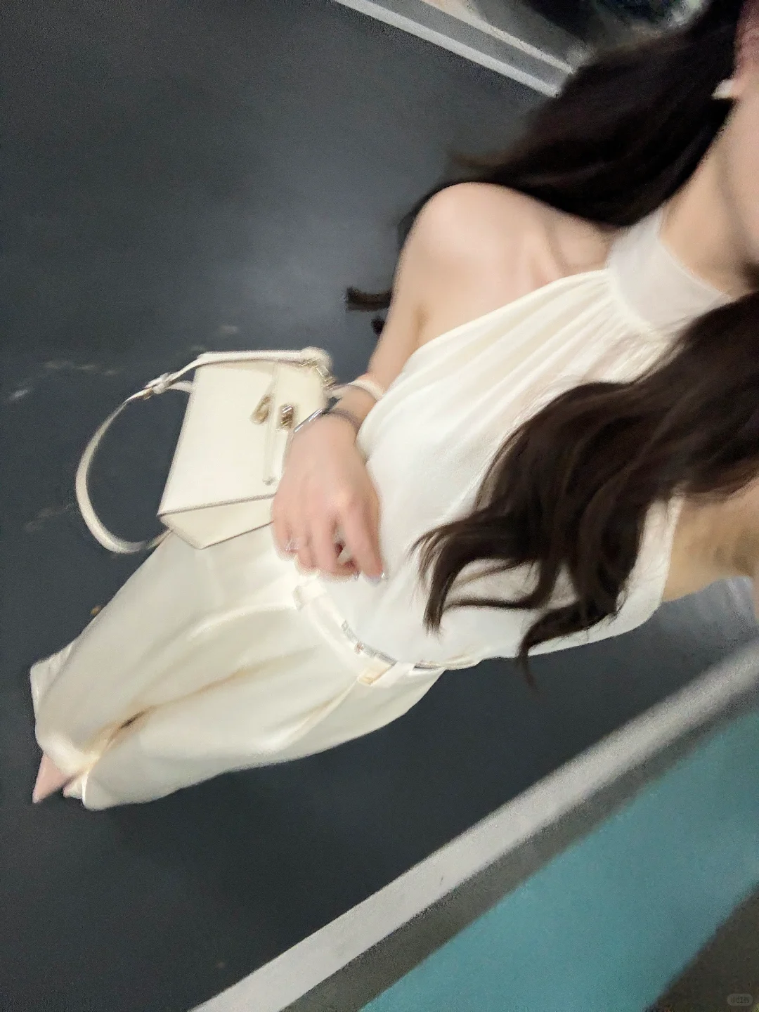 听说女孩子这样穿，显贵气~