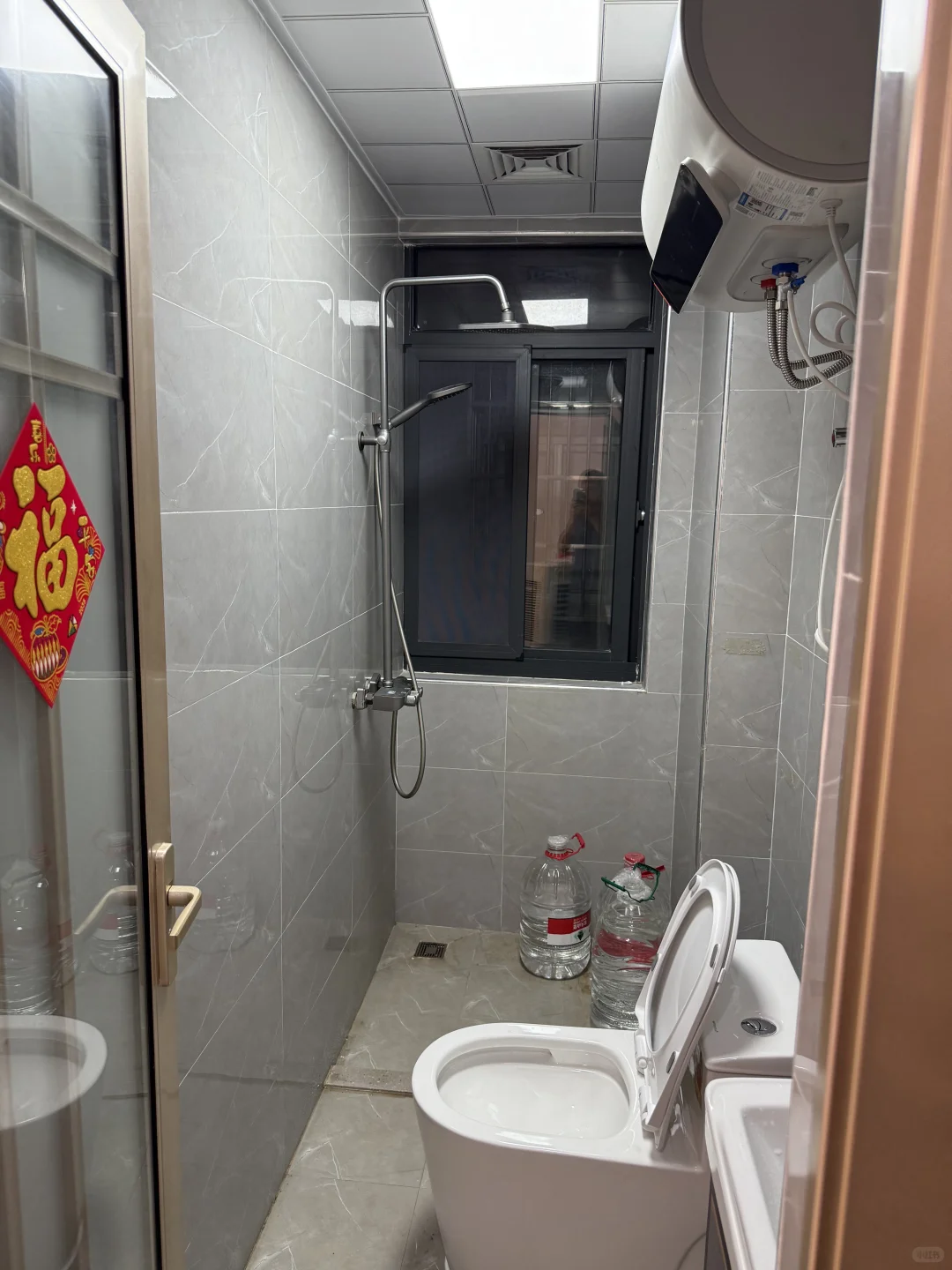 出，两室一厅，80平