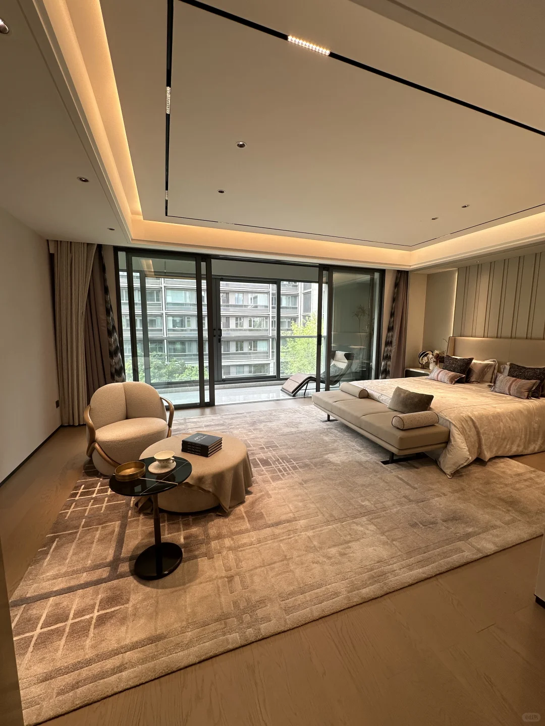 北龙湖富婆急售！瞒着大哥狂降300万的豪宅