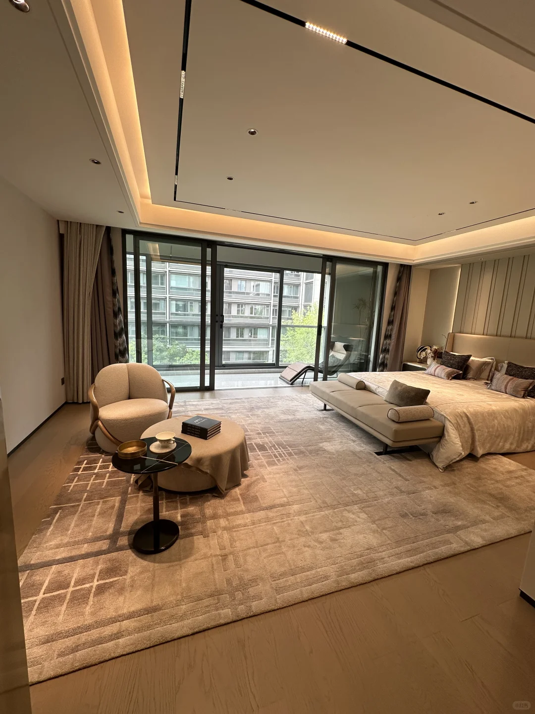 北龙湖富婆急售！瞒着大哥狂降300万的豪宅