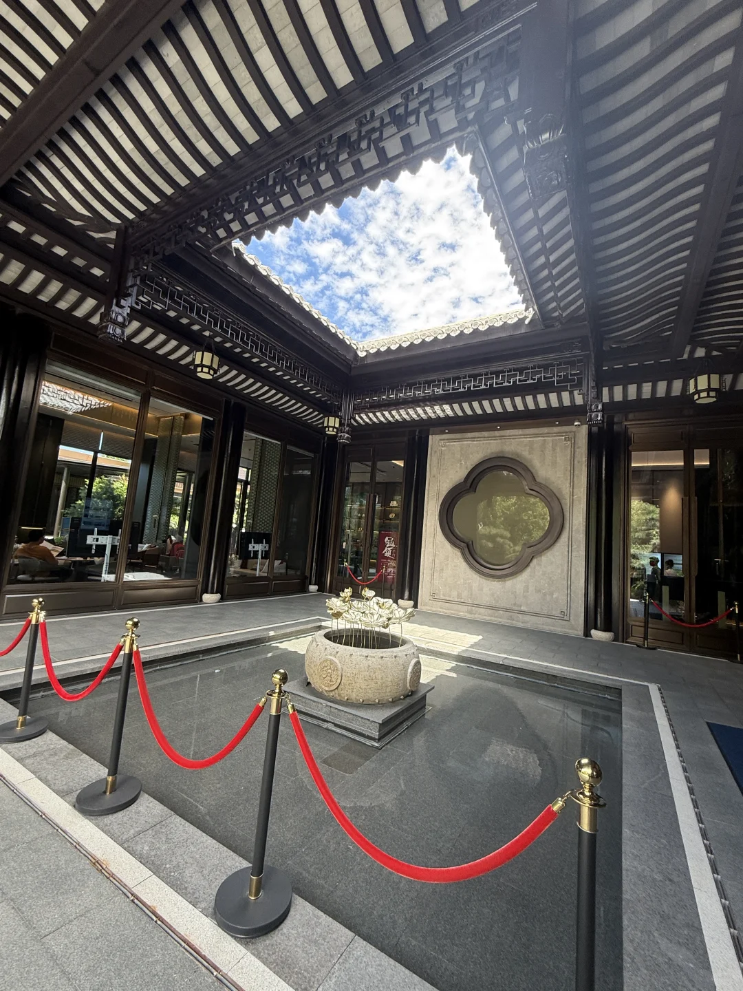 新宫地铁站旁的宝藏楼盘，111三居730万拿下