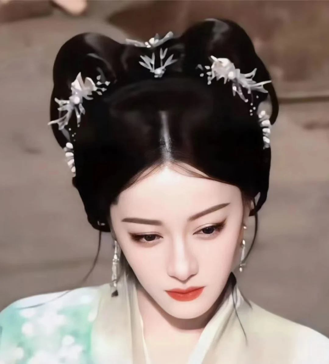 𝙒𝙚𝘾𝙝𝙖𝙩 |迪丽热巴古风图