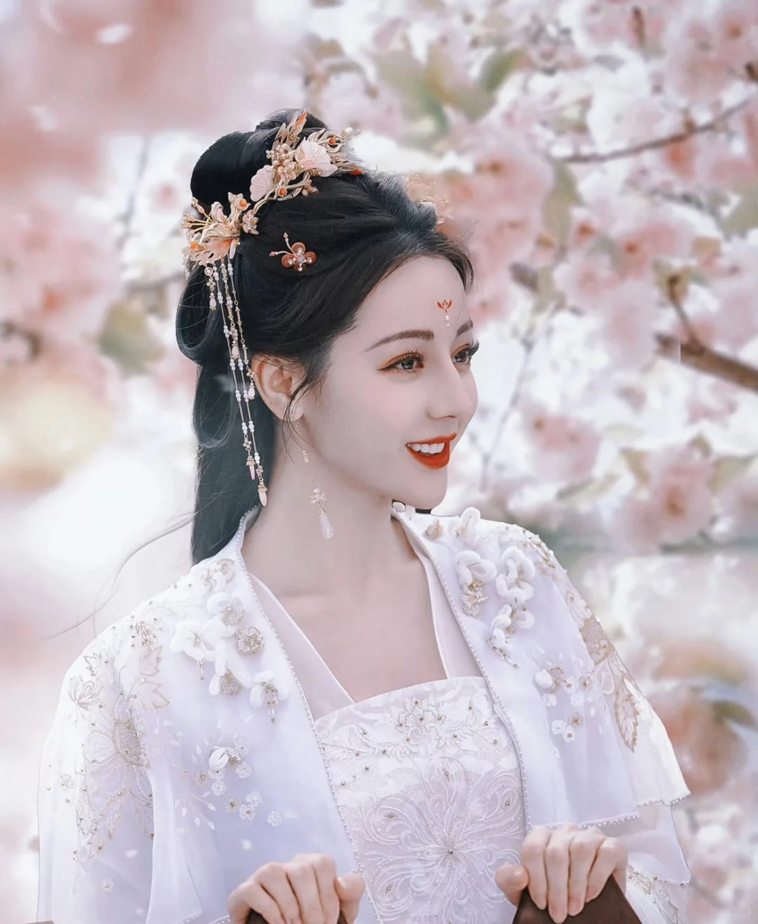 𝙒𝙚𝘾𝙝𝙖𝙩 |迪丽热巴古风图