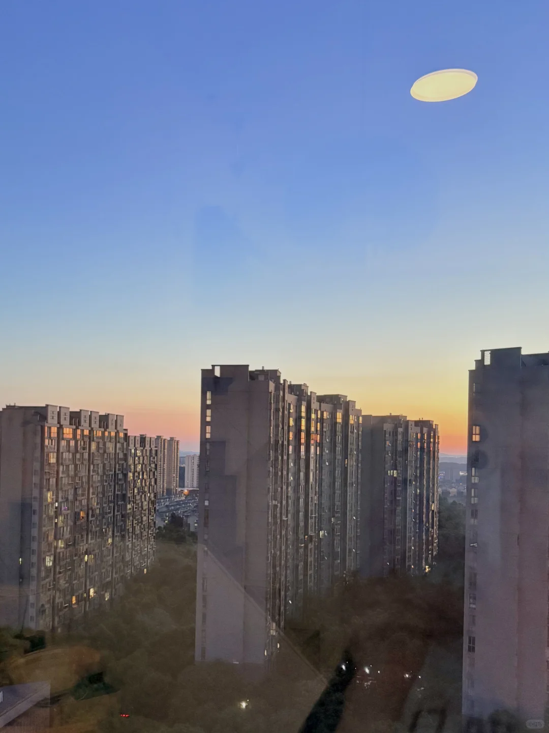 是的，我有家了，虽然房子很小很小