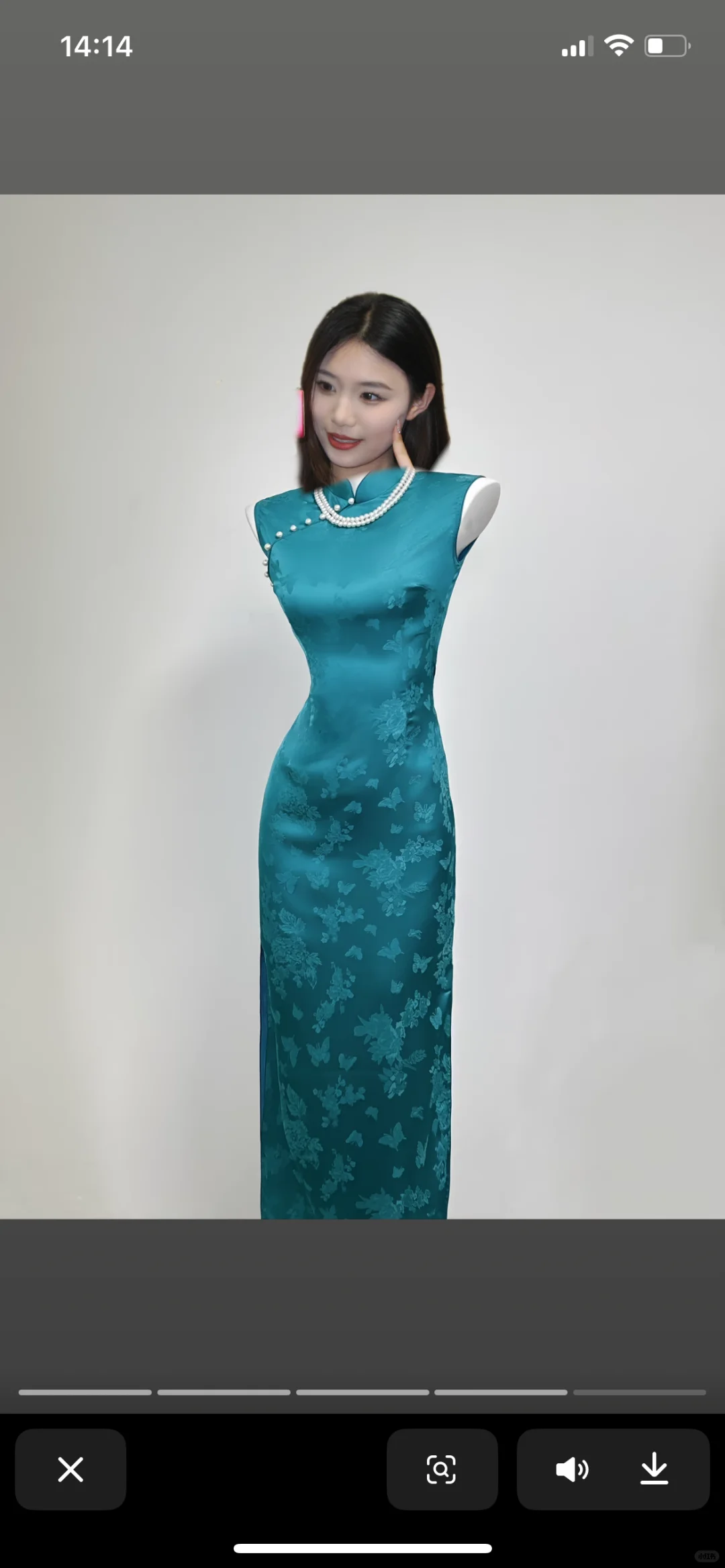 姐妹们，快帮我选选哪个旗袍好看
