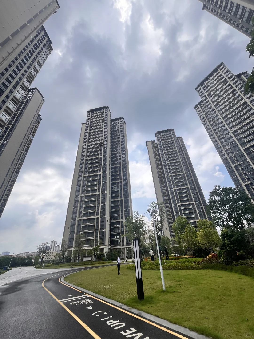 厚街还是熬不住了