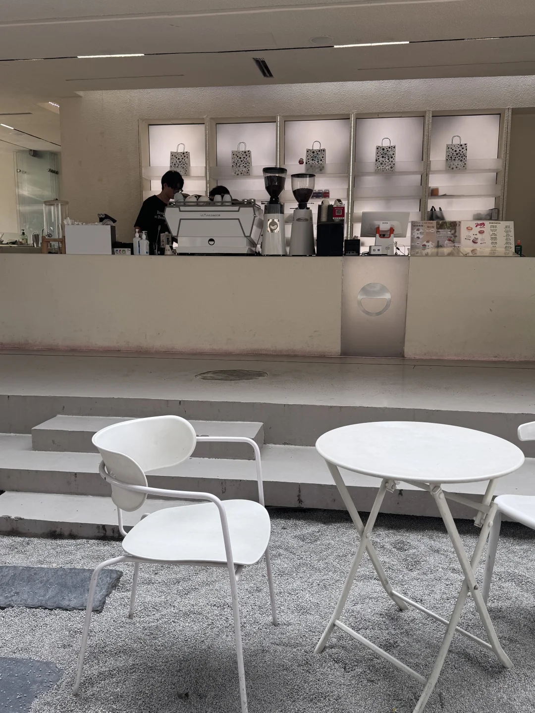 御姐脸，甜妹❤️成都咖啡店🍦live图
