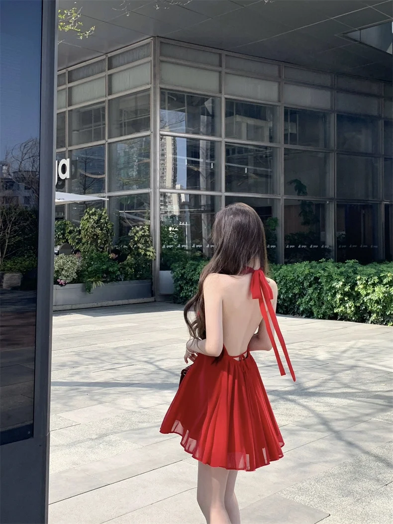 🌹纯欲V领红裙，夏日女神范👗