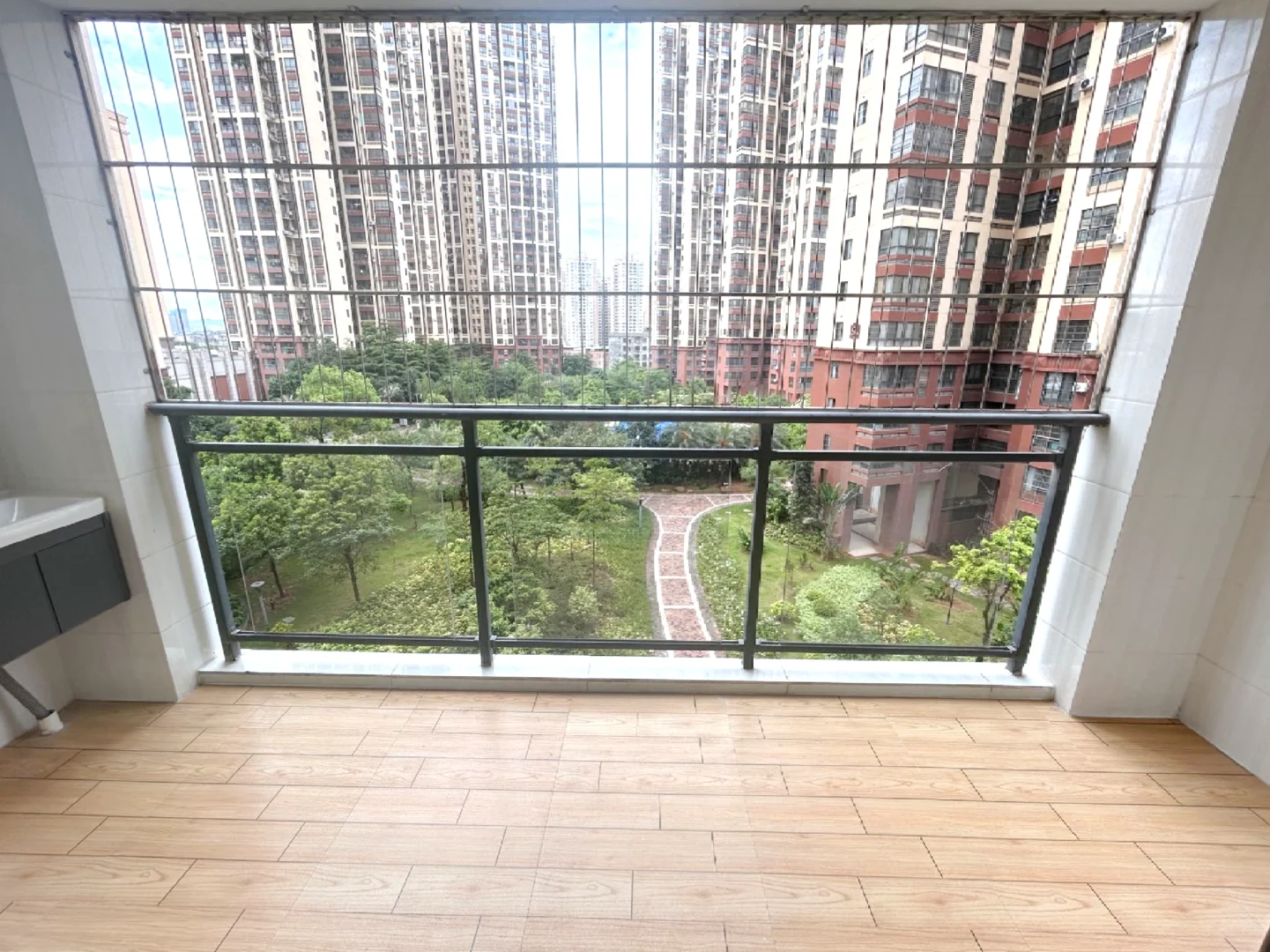南宁市，不议价82万，有证，现房，首付五万