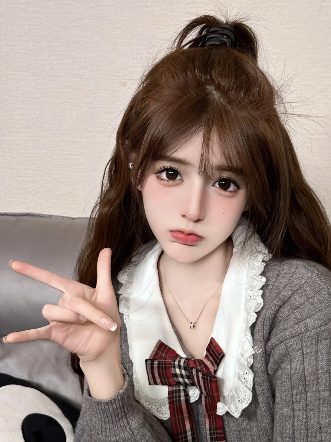 ˶╹ꇴ╹˶Hi 美女 一个人刷小红书吗