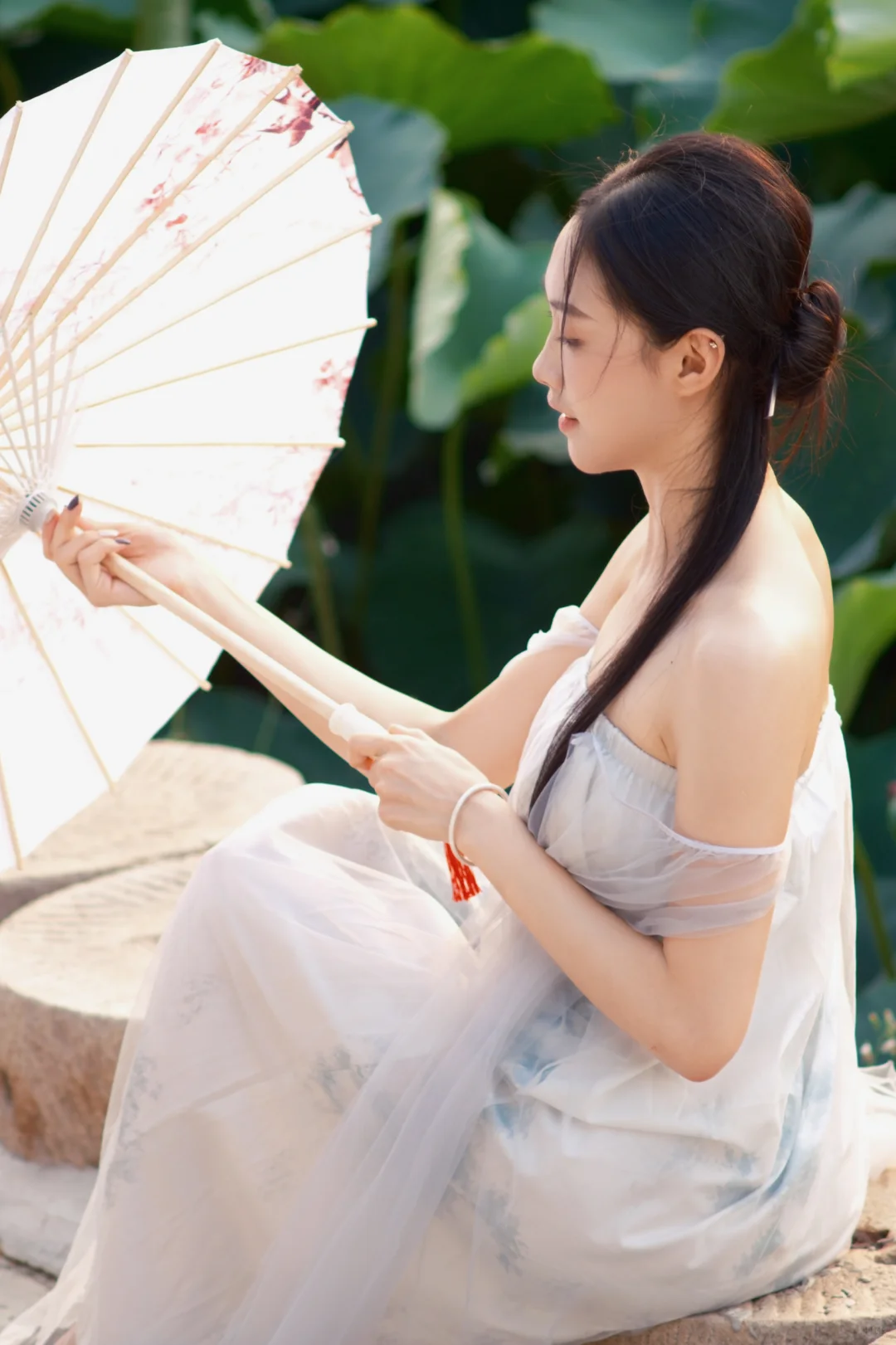 纵有千万金不及美人回眸一笑