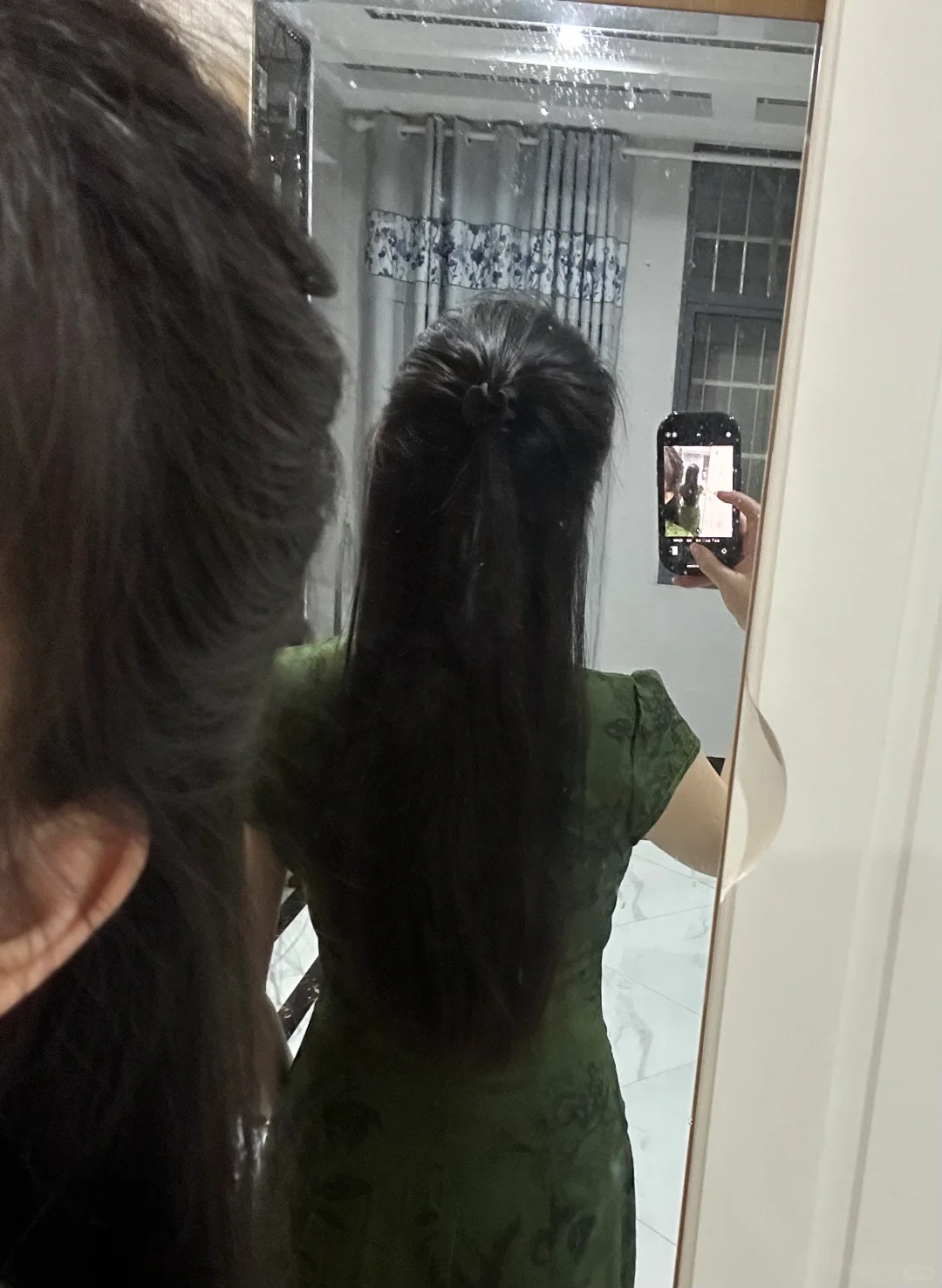 穿旗袍是盘着头发好 还是披着头发好呢？