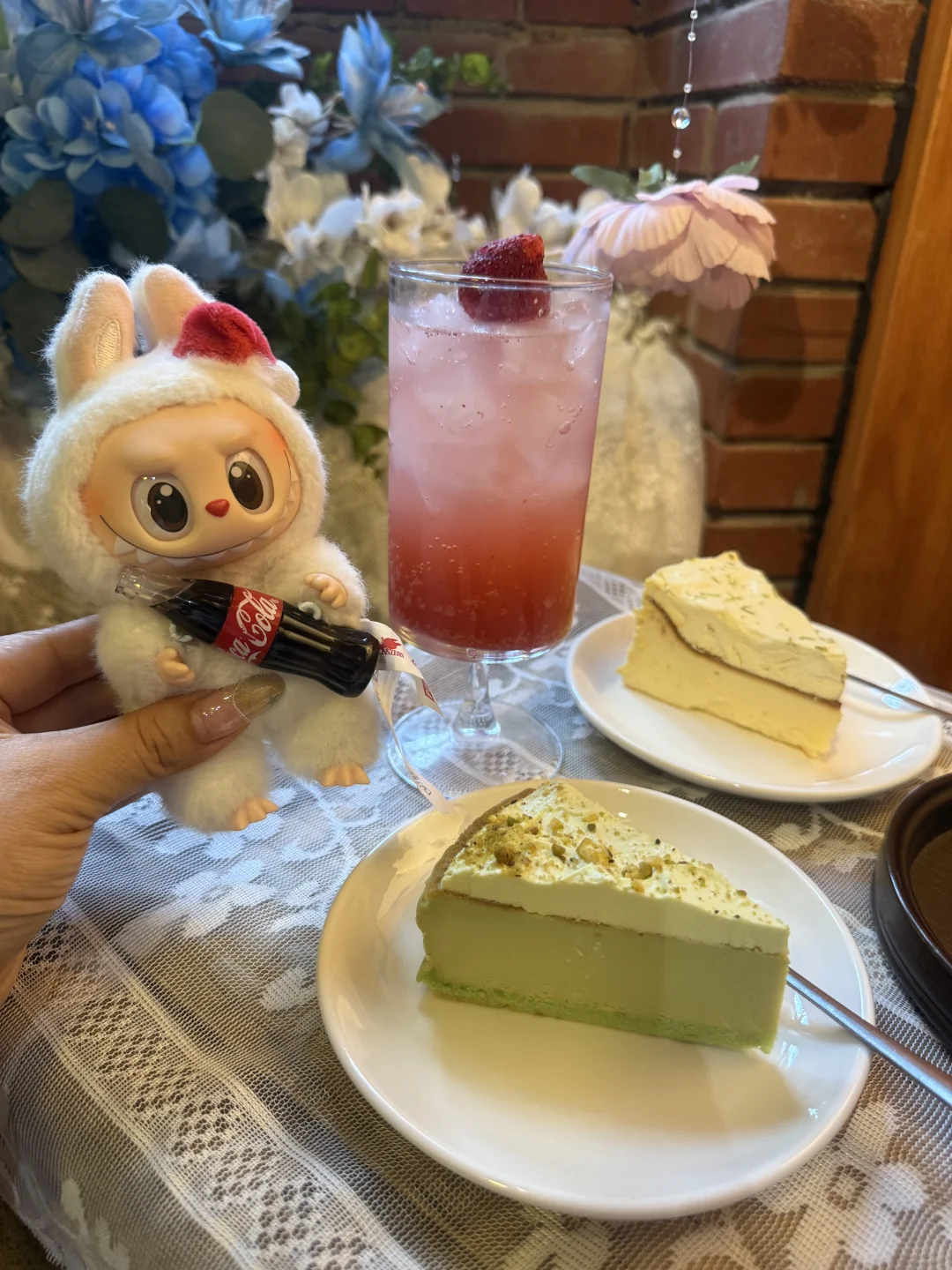 在小洋房🏡和女明星labubu一起喝下午茶☕️