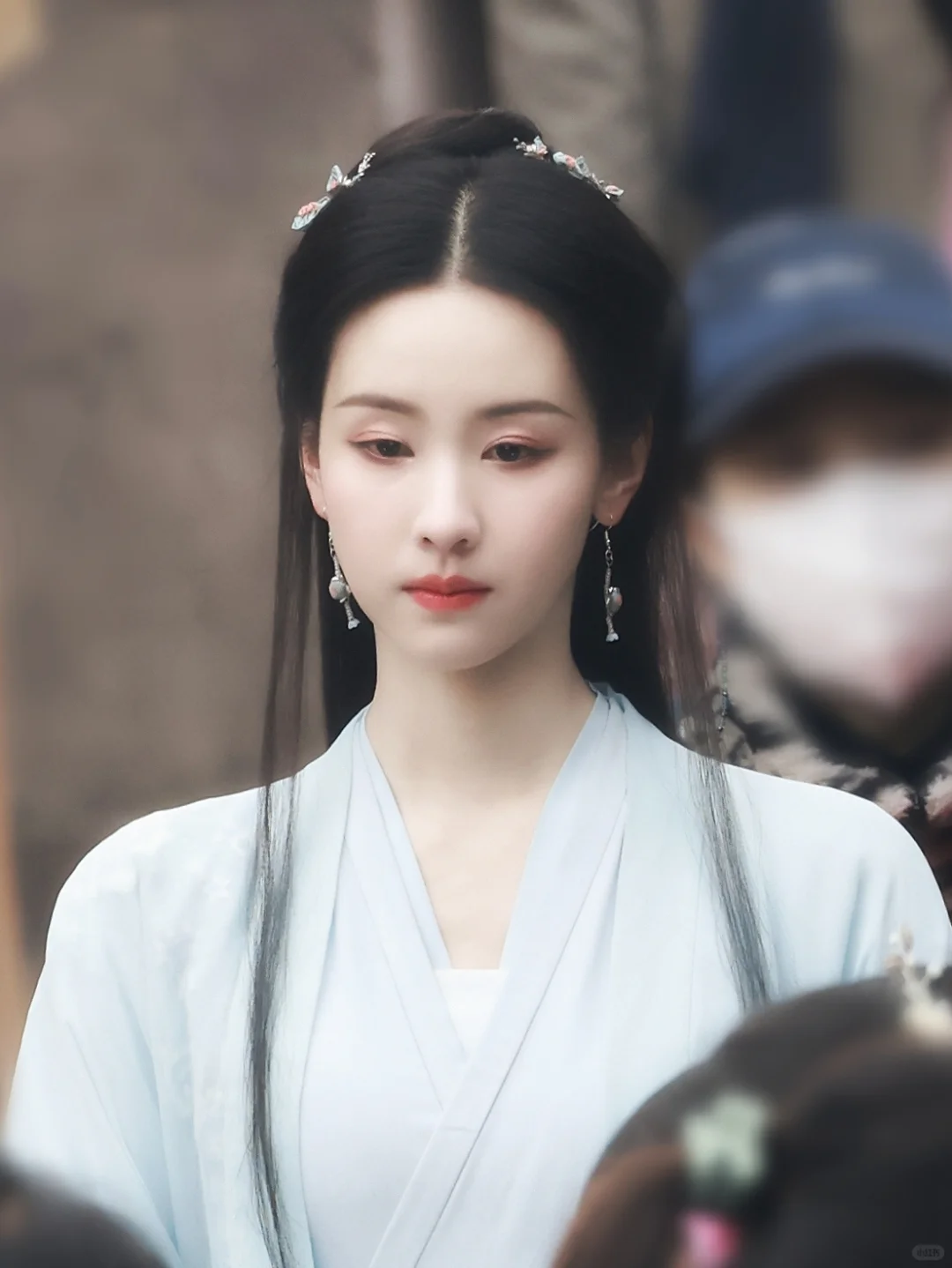 “任武林谁领风骚，我却只为你折腰”