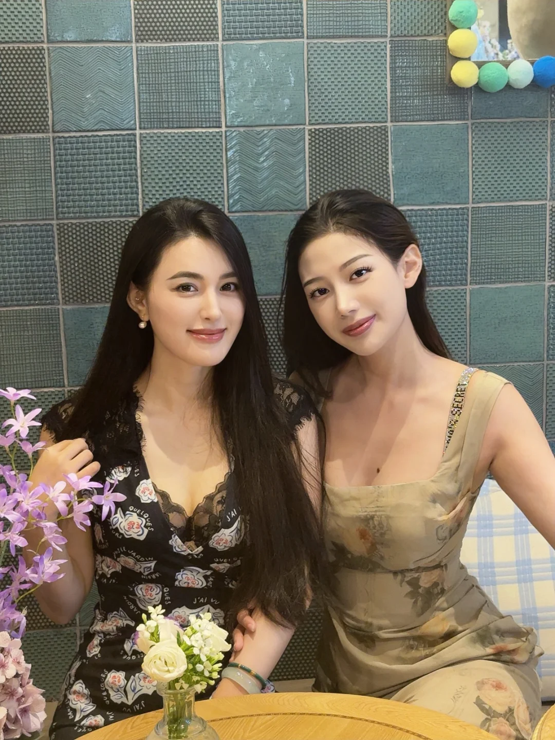浓颜淡颜系美女，哈哈哈