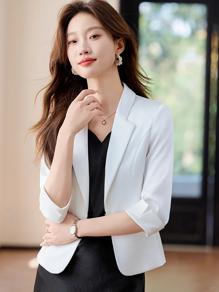 女神范儿！春夏必备西装外套缎面连衣裙套装