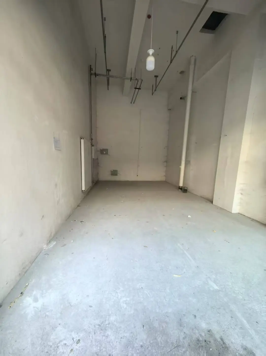 买了个小商铺，租不出去发愁