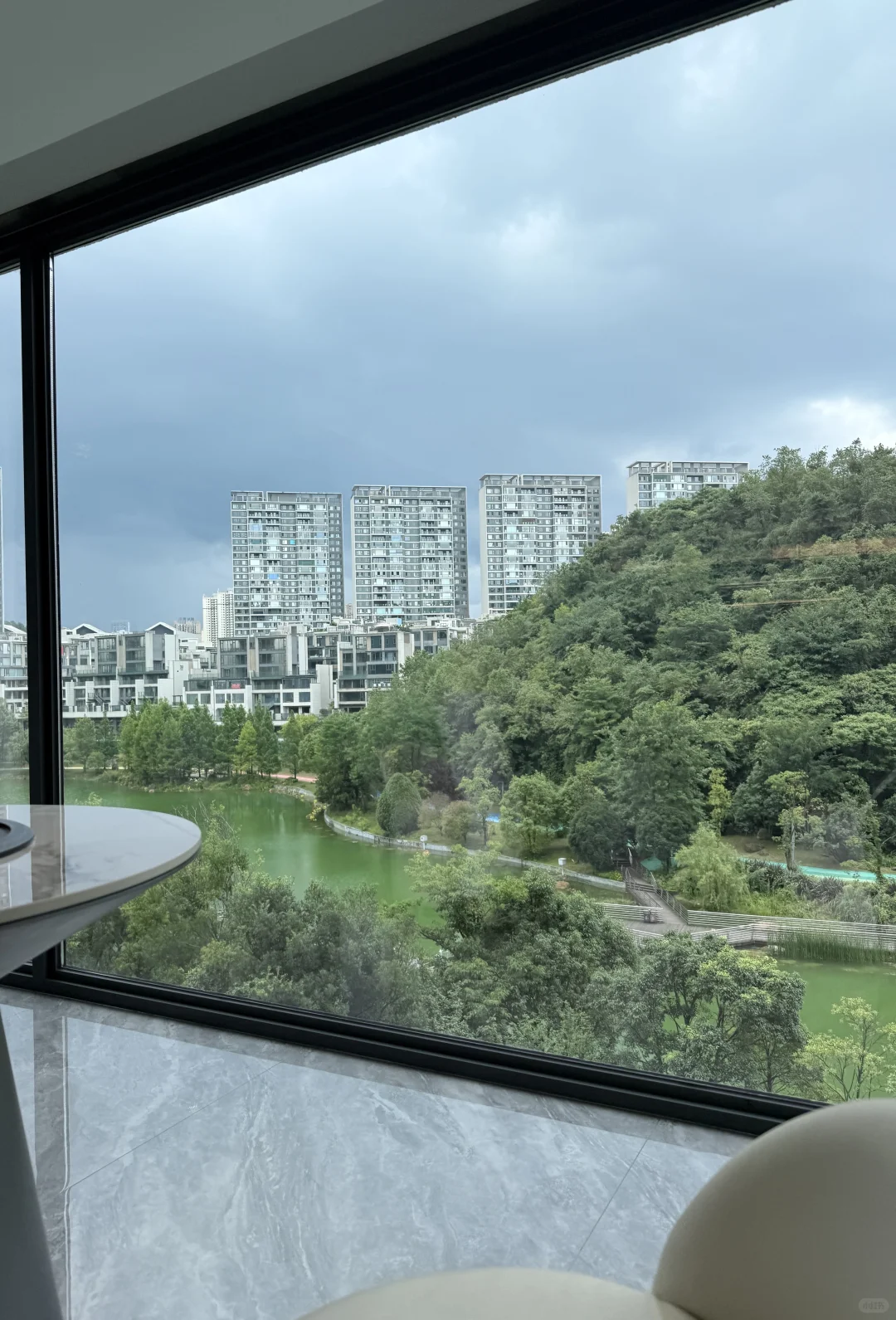 陪朋友去看房，我承认我酸了