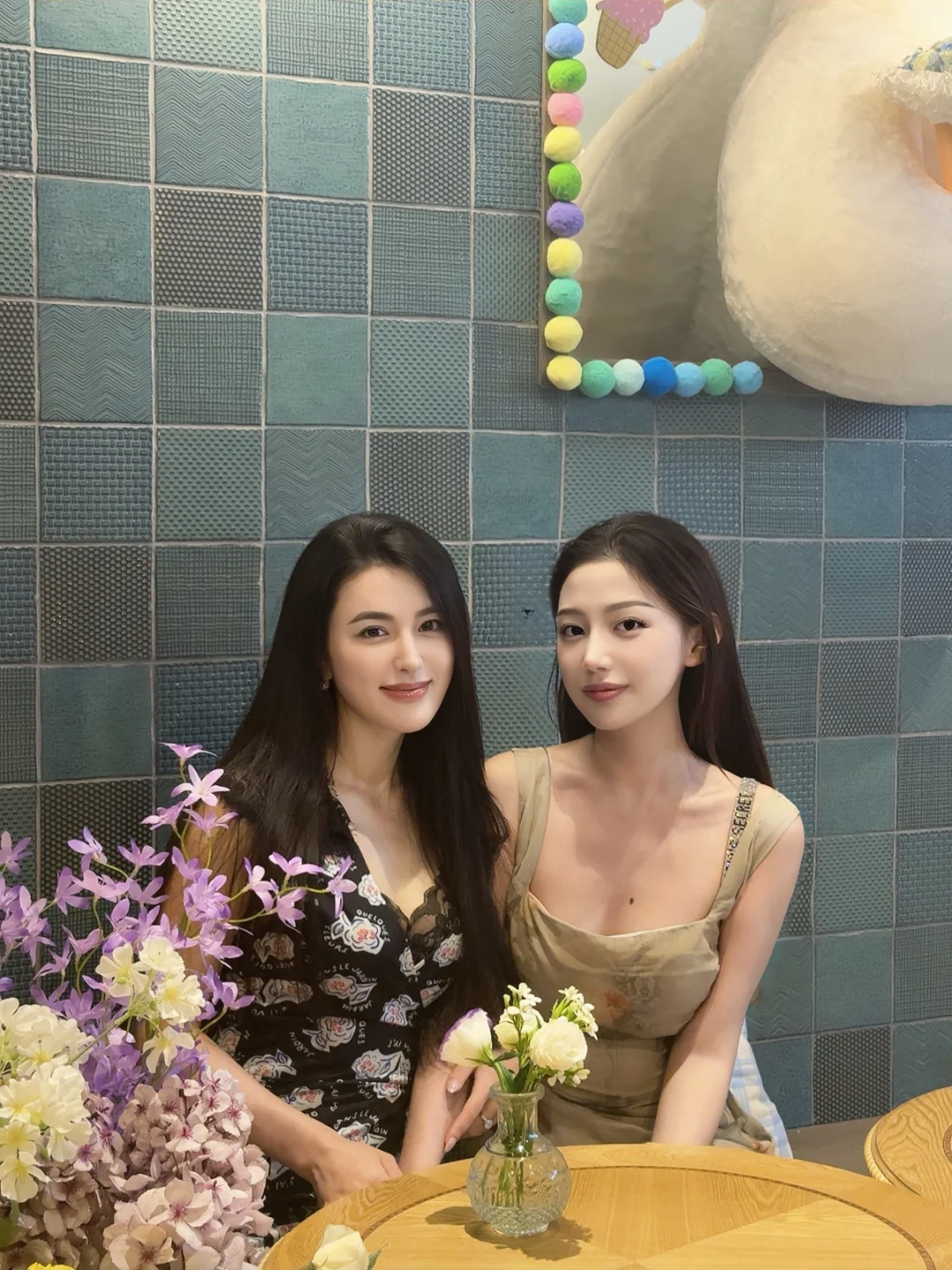 浓颜淡颜系美女，哈哈哈