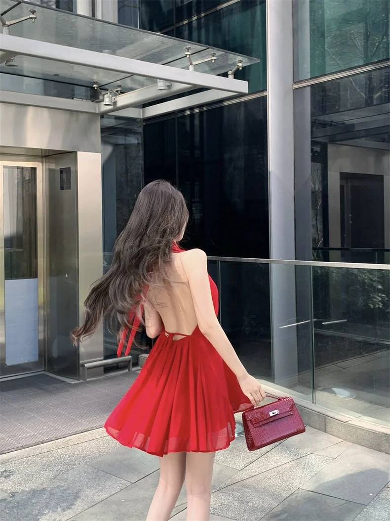 🌹纯欲V领红裙，夏日女神范👗