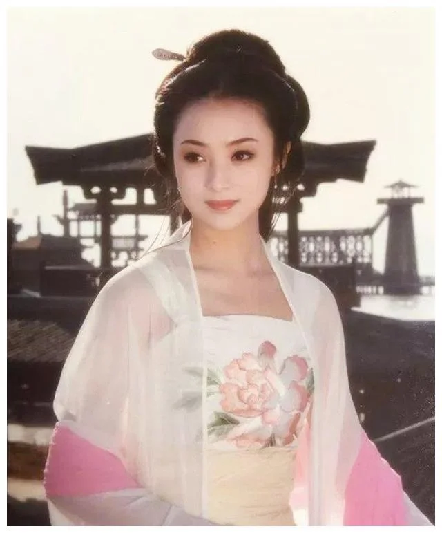 原来纯元长这样，如此绝世美貌，难怪让四大爷