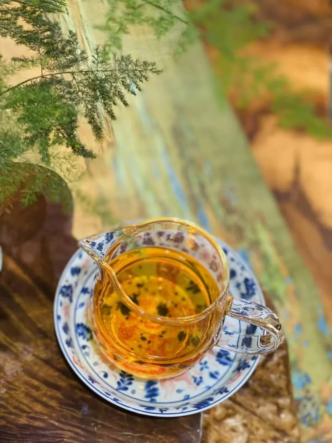 茶香似有若无地撩拨心弦。