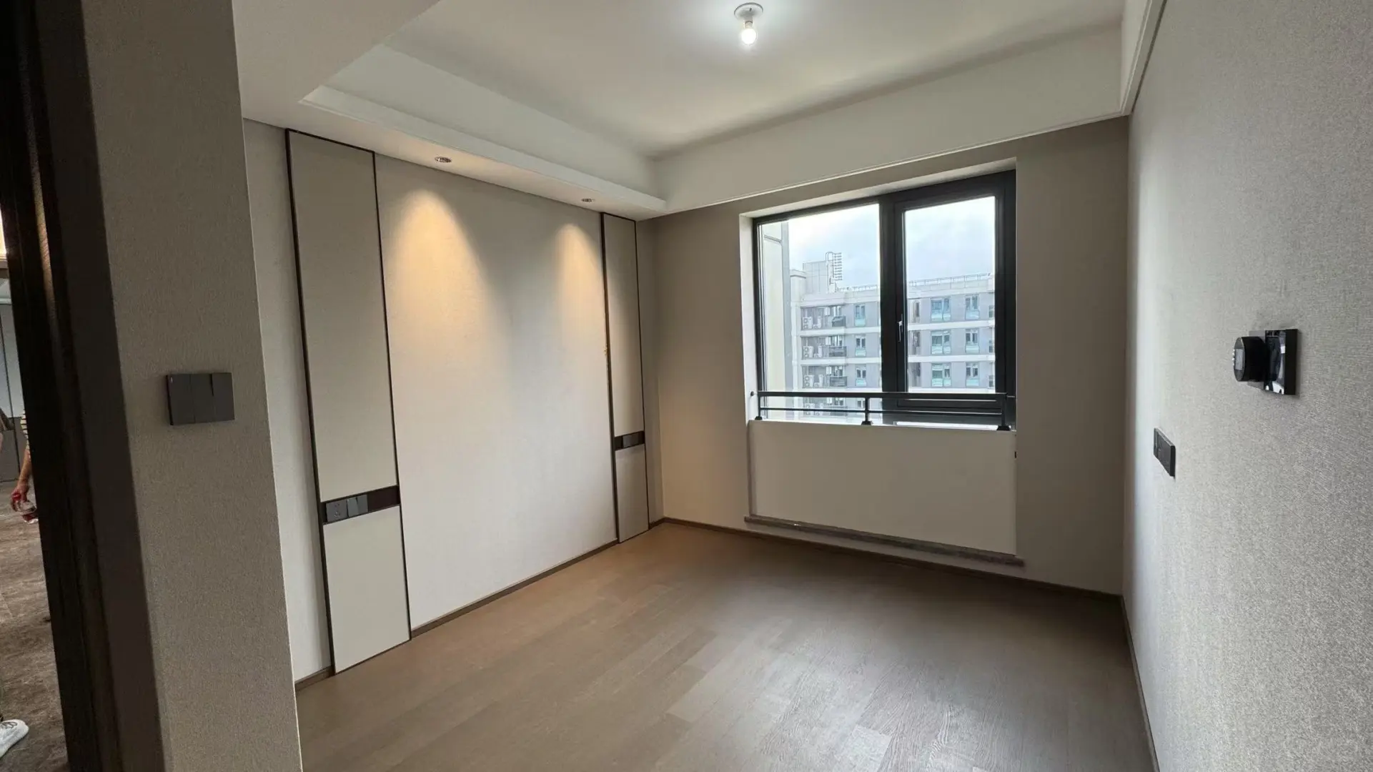 电梯中高层，视野无敌！🏠