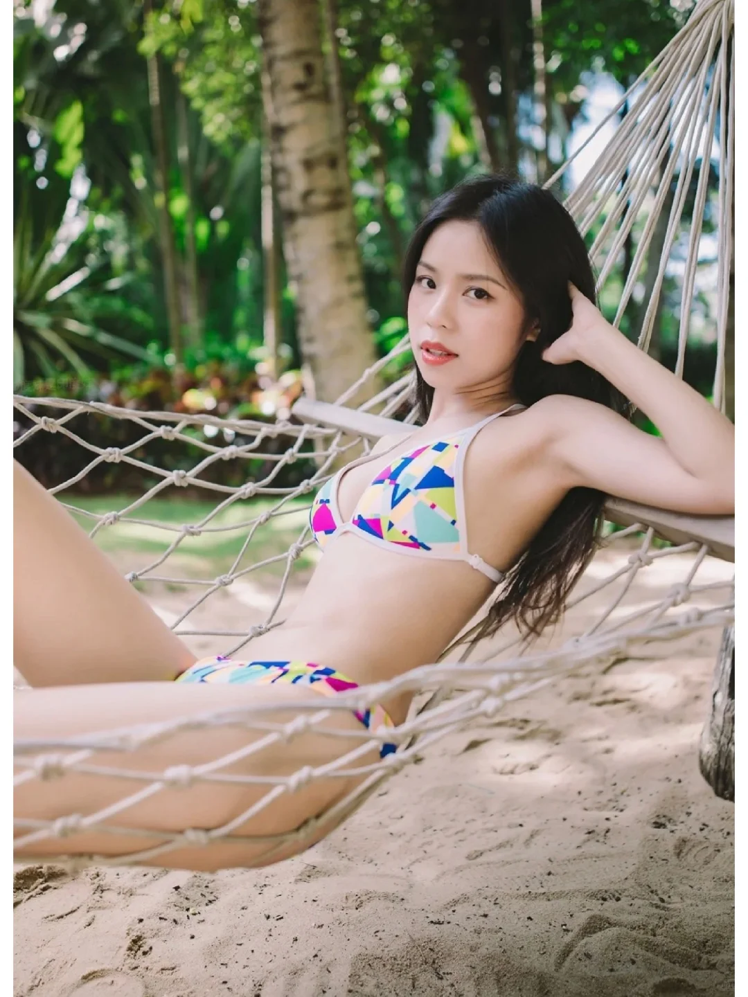 比基尼沙滩美女
