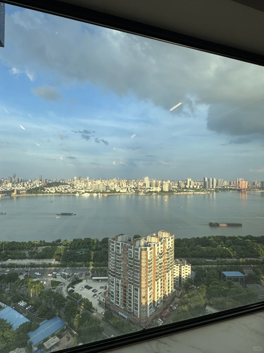 在武汉，自己的江景房，五折甩