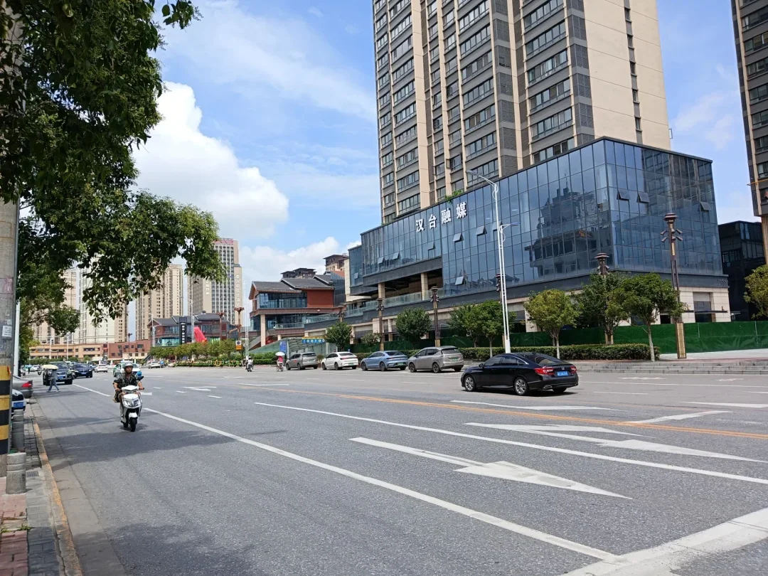 汉台区卖房，高铁站对面，12万，两室一厅