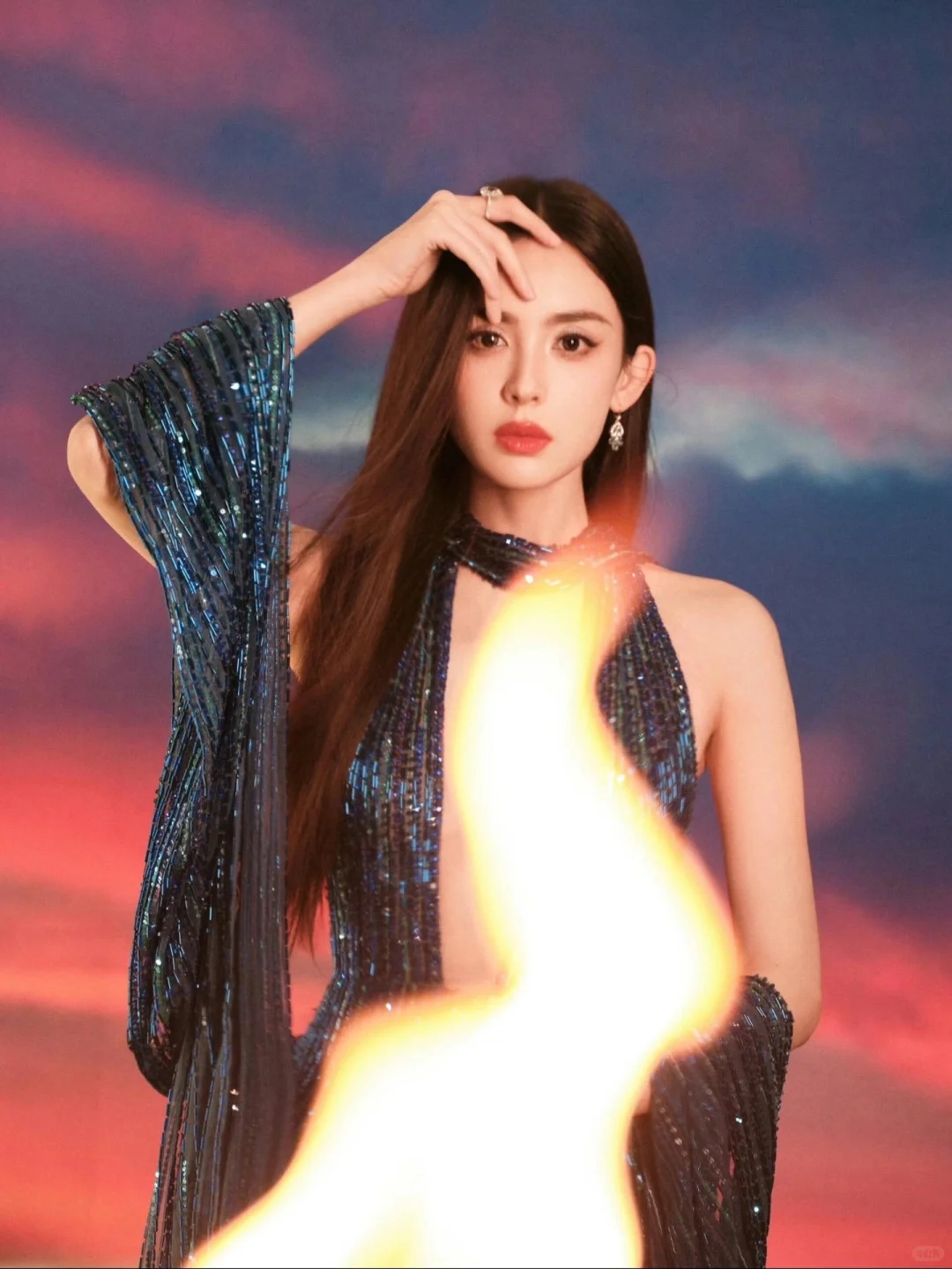 古力娜扎真的从头美到脚，不愧是战袍之神😍
