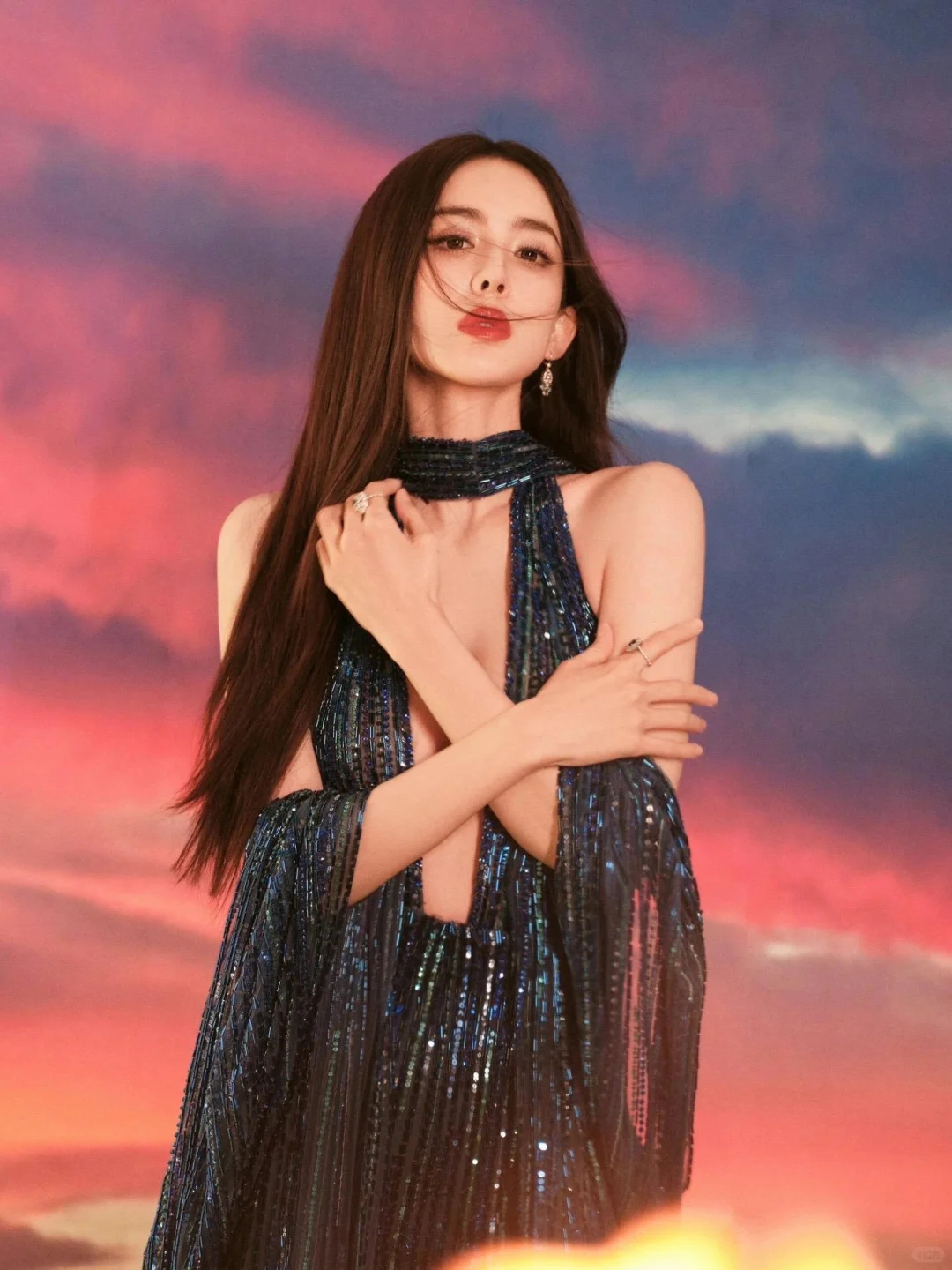 古力娜扎真的从头美到脚，不愧是战袍之神😍