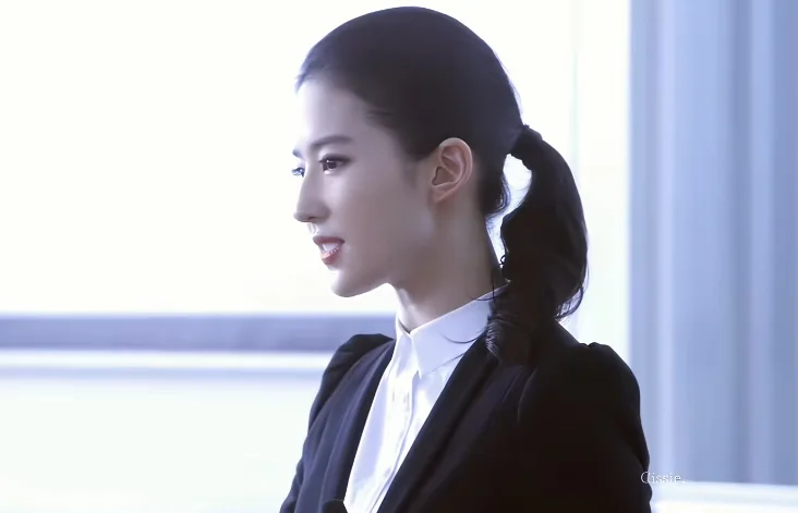 她是如此的美，美到我心坎里😭😭😭