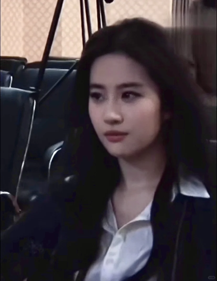 她是如此的美，美到我心坎里😭😭😭