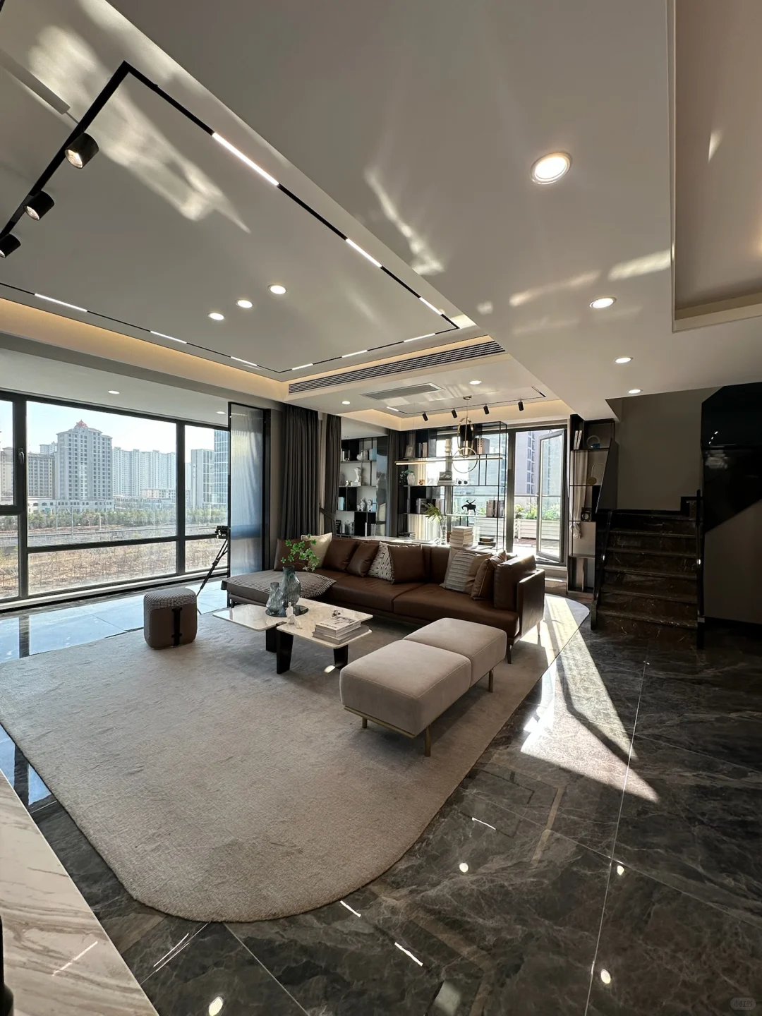 青岛市区：全款230万！280平上叠别墅🏡海景房