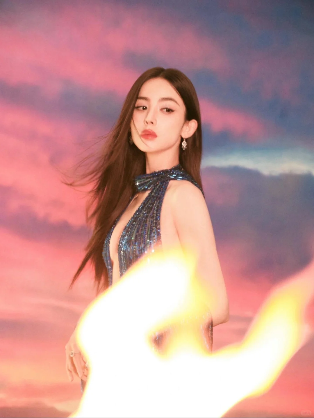 古力娜扎真的从头美到脚，不愧是战袍之神😍