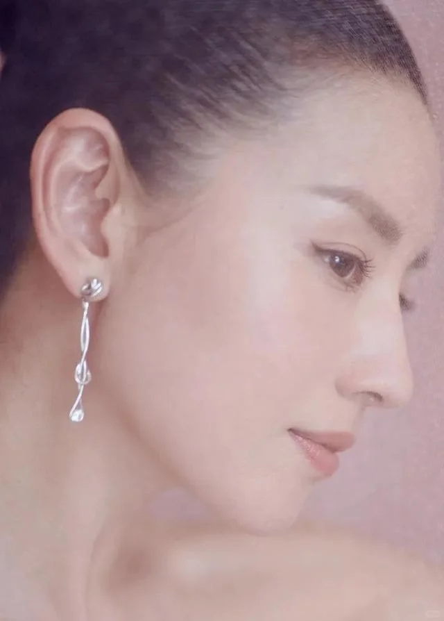 侧颜女王