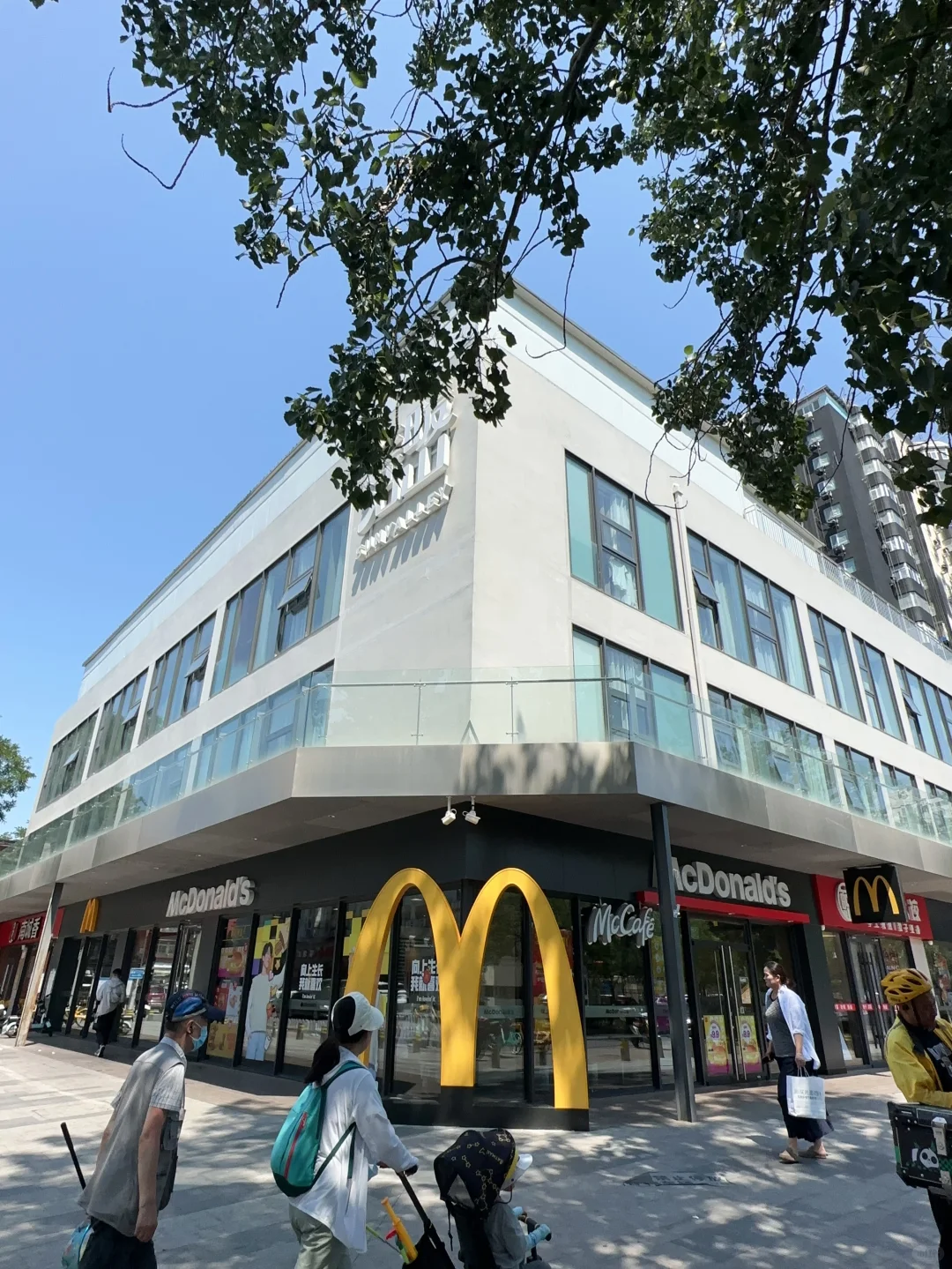 这大概就是城市的烟火气吧！🍔