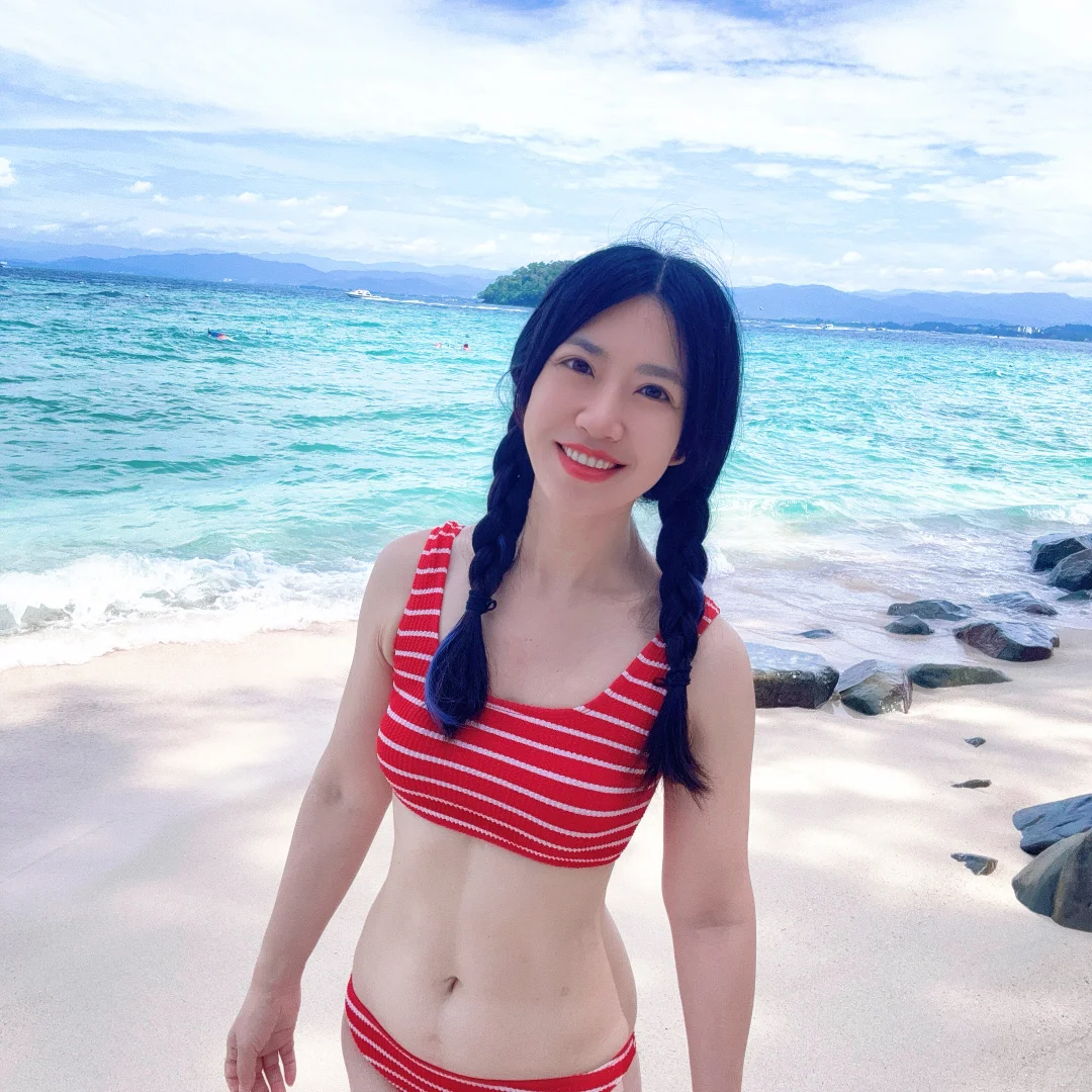 📷比基尼也是穿上了