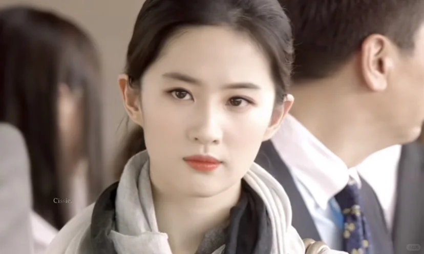 她是如此的美，美到我心坎里😭😭😭