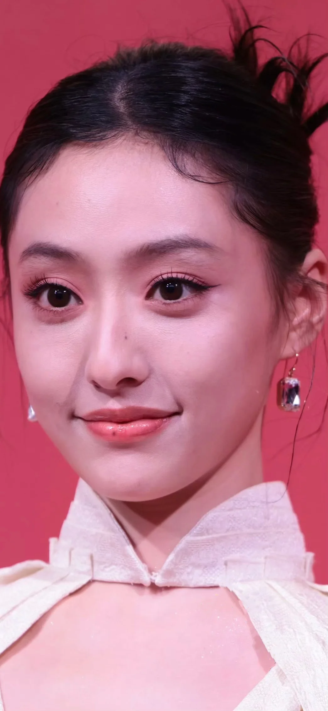 胡连馨这么近还是美的 美的