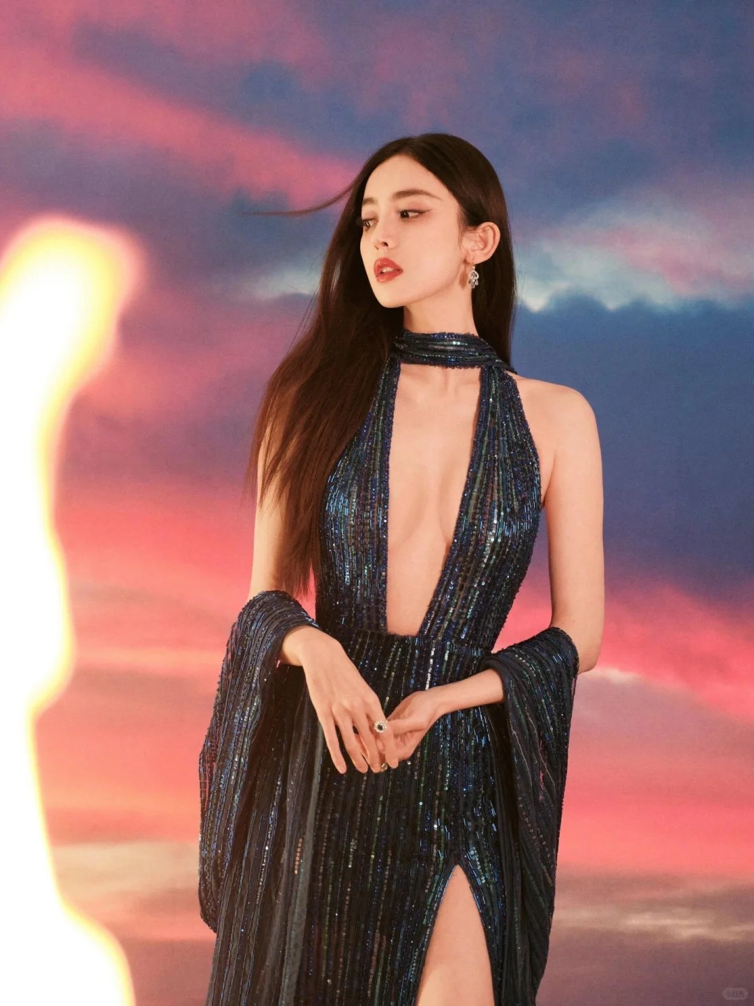 古力娜扎真的从头美到脚，不愧是战袍之神😍