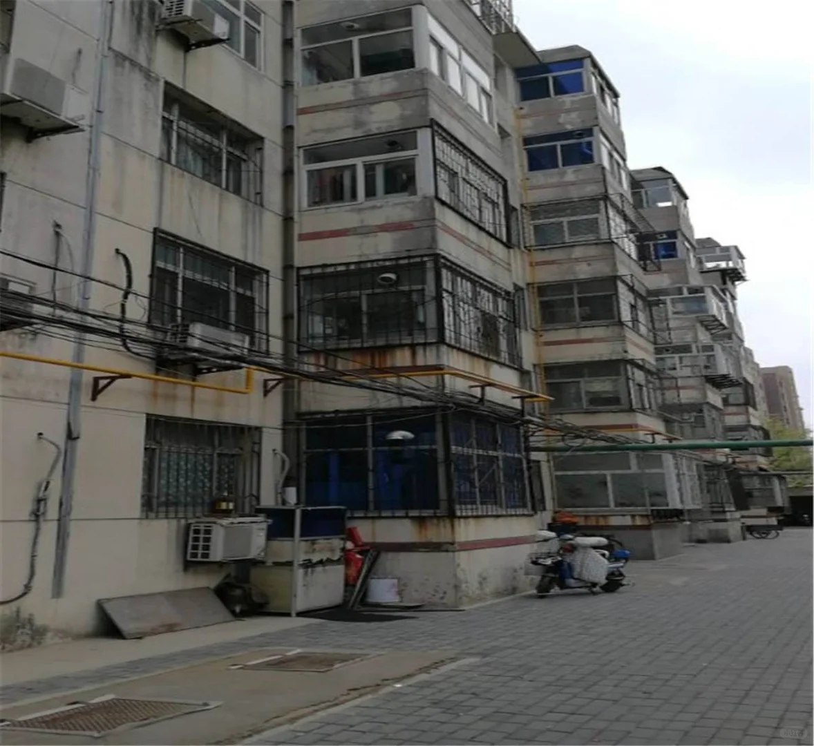 沧县实验学校旁边楼房出售