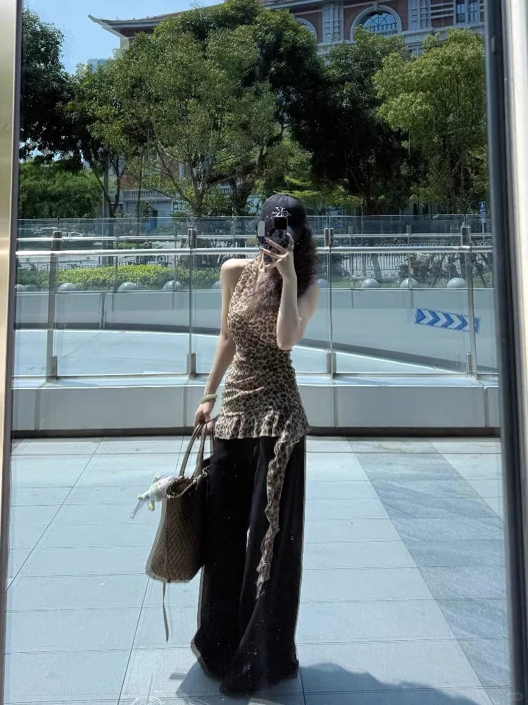 做气质女人~从豹纹挂脖裙开始~