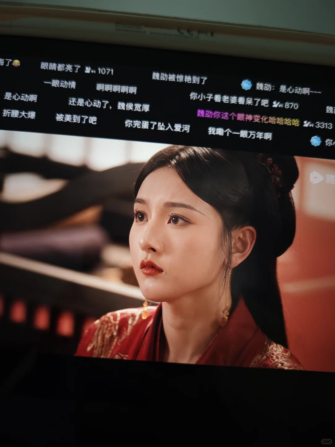 一集起码强调好几次美人